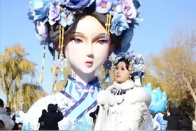 突然爆红！济南这个新晋网红打卡地，“同款妆造”排队打卡......图片