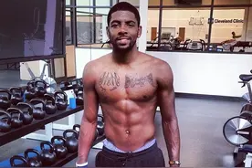 NBA现役控卫肌肉谁最夸张？西蒙斯似灭霸 威少胸肌如充气图片