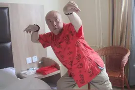 于海传奇的一生，12岁拜师学艺，18岁曾经陪同周总理访问缅甸图片