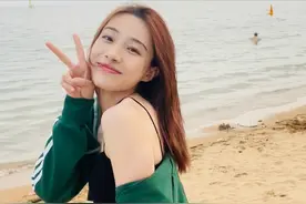 秀色可餐!中国田径第一美女海边展笑颜,颜值高身材好美得动人心魄图片