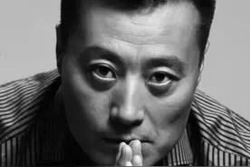 任晨伟：和同学黄蕾相爱至今无绯闻，成名后将患难妻子宠成宝图片