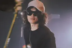 玩摇滚，当教授，写下我的地盘听我的，24年后说生而为人我很抱歉图片