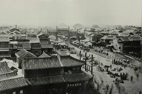 晚清京城街道环境有多差？黄土垫道，净水泼街，只为保证皇家体面图片