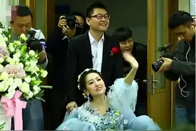 2016年癌症妻子为自己办追悼会，两个月没吃饭病逝，丈夫至今未婚图片