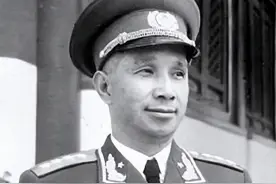 1955年为粟裕定军衔引发争议，毛主席亲自拍板：他必须是第一大将图片
