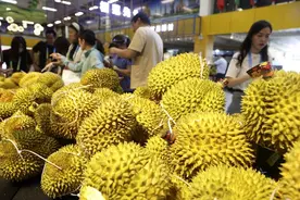 每斤跌破30，价格腰斩的榴莲还能再降吗？图片
