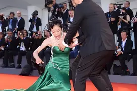 这12位女星真拉胯，明明都见过世面，却偏偏在大场面上翻车图片