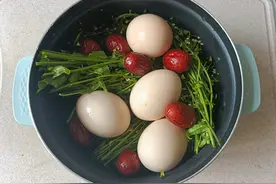 农历三月三，用它煮鸡蛋顶上补半年，洗净直接煮，鲜香好吃降春燥图片