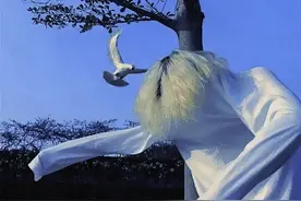 「朋友圈背景图」“一直陪着我吧，无论什么身份”图片