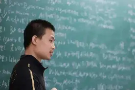 韦东奕月薪1.2万，北大周围房价11万一平，被嘲笑在北京买不起房图片