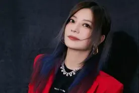 “中国巨星”到“查无此人”，47岁的赵薇，终于落的如今这一下场图片