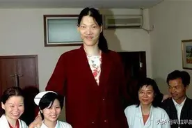 她的身高是个奇迹，14岁就比姚明还高，为何遗体37年未火化图片