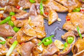 爆炒猪肝的做法，这样做猪肝鲜嫩爽滑，香辣入味太下饭！图片
