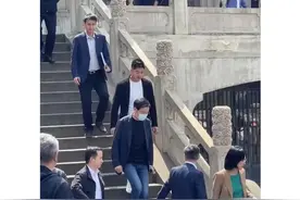 今天，雷军回武汉看樱花了！图片