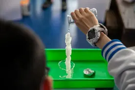 复习了！“天宫课堂”第二课里的科学奥秘图片