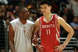 中国女篮出现新星！15岁2米26身高，单场拿下32分图片