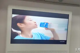 广佛地铁为啥几年只播放一个港独产品广告。图片
