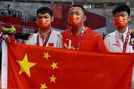 拒绝悬挂中国国旗？16年锦标赛，我国运动员集体退赛后，结局如何图片
