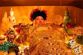 慈禧的最后一天：早晨在处理光绪后事，下午就穿上了寿衣图片