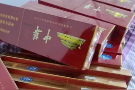 疫情期间上海天价香烟图片
