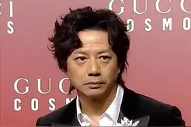50岁段奕宏丑态百出，被嘲撞脸火云邪神，其实他真的不帅！图片