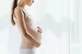 好奇！胎宝宝在妈妈肚子里的屎和尿都去哪了？图片