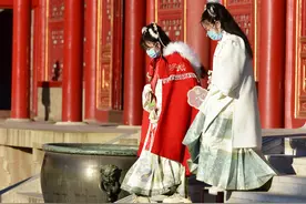 八百多年历史的明清两代皇宫，世界最大的木结构古建，北京故宫图片