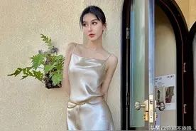 被潮人种草了一条新裙子：“醋酸裙”，优雅有女人味，谁穿谁高级图片