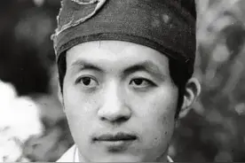 顾城杀妻后自缢，唯一的儿子被姑姑带到国外，一生不准学习中文图片