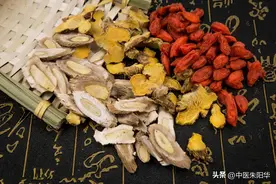 一味中药——黄精好处多多，可以补肺，补脾，补肾，补气图片