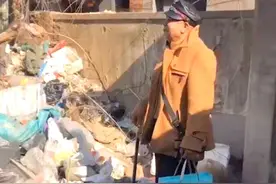 老人过年回已故父母老宅推门大哭：睹物思人，到底是种什么心绪？图片