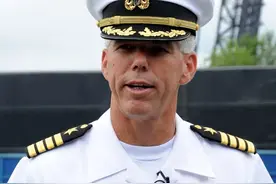 美第七舰队司令警告，将反击解放军导弹穿越台岛，并继续自由航行图片