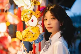 适马35mm F1.4 DG DN 浪漫氛围人像夜拍图片