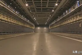 国产登陆舰内部完整展示，高度相当于7个成年人，075能装半个旅图片