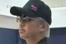 邓超头发胡子全白了，45岁像60岁，断崖式衰老引热议：他怎么了？图片