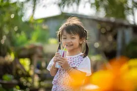 卖花的小女孩、拿抹布的擦车仔，为什么都消失了？图片