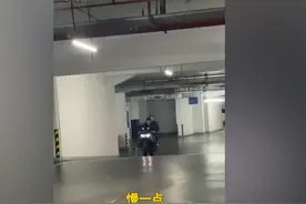 广东女儿偷买机车担心挨骂，爸妈反应逗笑网友，要砸婚纱店了图片