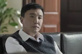 “达康书记”吴刚整容后差距大，网友直呼不要，演员整容需谨慎图片