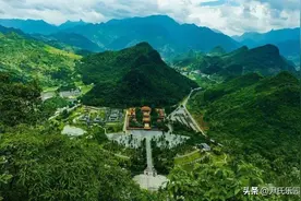 【诗词欣赏】九嶷山上白云飞，帝子乘风下翠微。图片