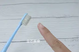 才知道，废旧牙刷不要乱丢了，放在家里还有这么棒的妙用，真实用图片
