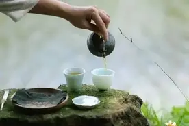 5首描写茶的古诗词，茶，遇水舍己，而成茶饮图片