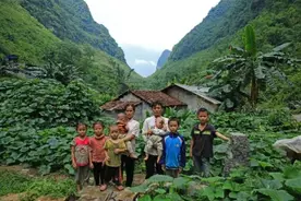 广西90后夫妻：隐居深山12年生10个娃，一家如今住上150平安置房图片