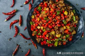 吃过就忘不了的盐帮菜——小煎鸭！味道正宗，香香辣辣，超过瘾！图片