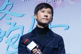 《穿过寒冬拥抱你》王骁演绎理想姑爷，扎实演技诠释“一人千面”图片