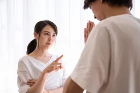 男人爱撒谎，基本都是这3个原因，看懂了就知道该怎么处理了图片