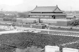 不寻常的1976：伟人离世，举国悲痛，老地主爷爷的肺腑之言图片