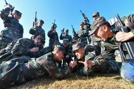 你知道男女军人发型各有四种写（划掉）……剪法吗？图片