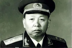 司令员调动了一个团，师长大发脾气：你把我的团搞到哪去了？图片