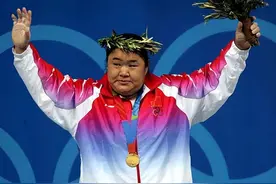 “力拔山兮气盖世”，盘点奥运史上最经典5个举重夺冠瞬间图片