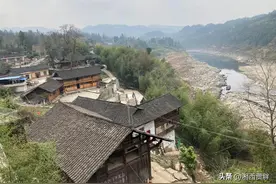 真实故事：在利益面前，我才发现亲情有多么的现实。图片
